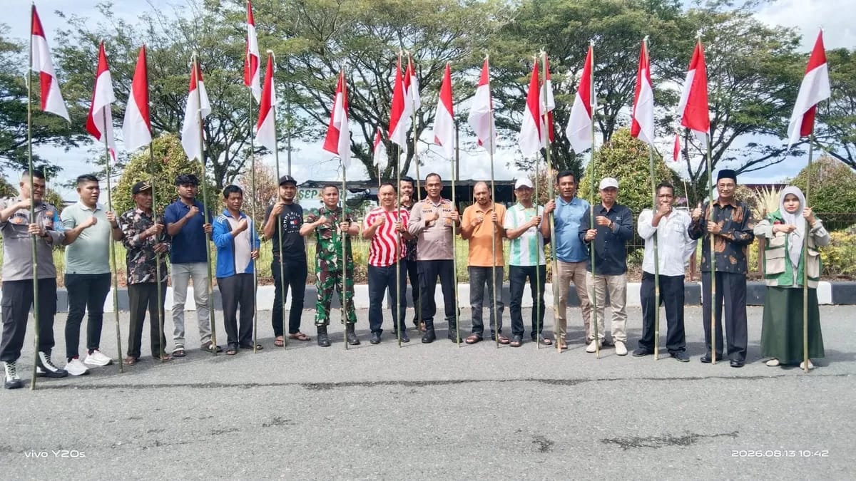 Merah Putih Berkibar Serentak, Camat Suka Makmue Bersama Forkopimcam Semarakkan HUT RI ke-81
