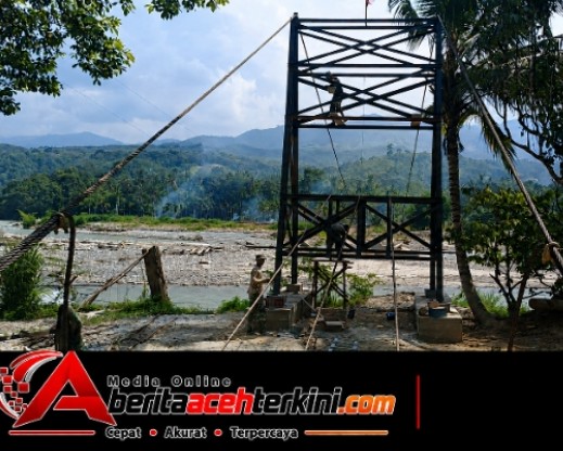 Kodim 0108/Agara dan Warga Percepat Pembangunan Jembatan Gantung di Desa Lawe Ger Ger
