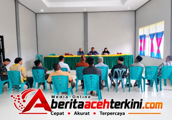 Camat Darul Hasanah Sosialisasikan Tahapan Pilkades Serentak 2026 kepada 11 Ketua BPK